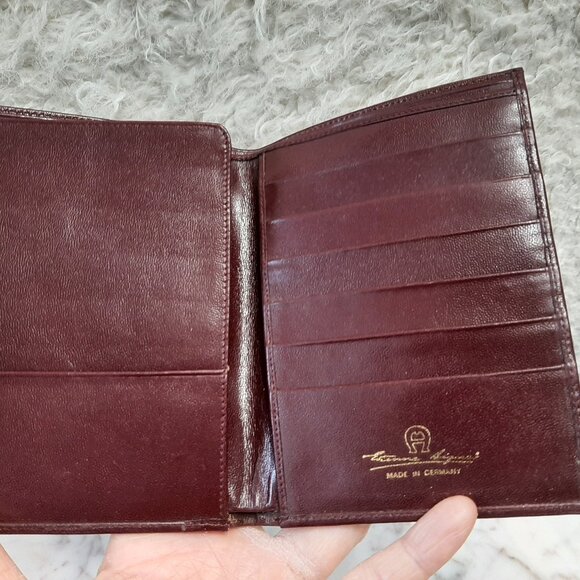 Vintage Etienne Aigner Burgundy Leather Bi-fold Wallet - Picture 3 of 10